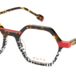 gafas de forma hexagonal de pasta con detalles metálicos en rojo