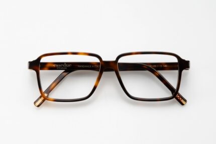 gafa de vista de hombre rectangular de color havana de pasta