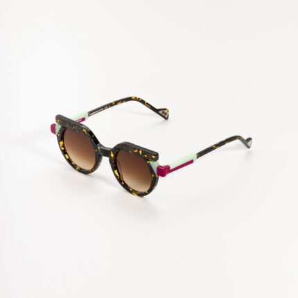 gafa de sol femenina de mujer marron havana con detalles en rosa y blanco