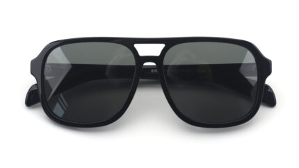 gafa de sol aviator negra unisex con lentes oscuras