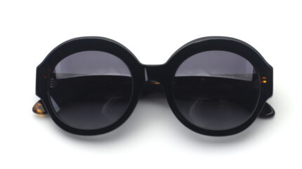 gafas de sol redondas de mujer en color negro y havana