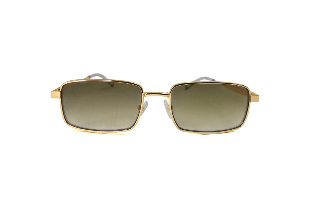 gafa de sol metalica en color dorado y forma rectangular con lentes en degradado marron
